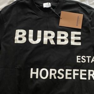 Burberry T-shirt size medium
